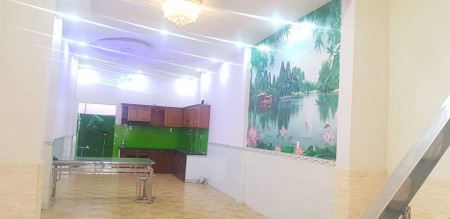 Ngay mặt tiền chợ Hương Lộ 2, chỉ 90 triệu/m2, cho thuê 30 triệu/tháng