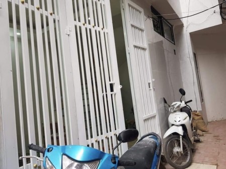 Bán nhà Hoàng Mai 47mx5T xây chắc chắn, giá 3.15 tỷ lh 0916010180