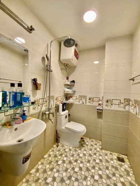 Bán nhà Hoàng Mai, 35m2, 5 tầng, Ô TÔ, KINH DOANH, 2 tỷ hơn
