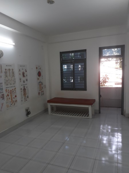 Phòng trọ giá rẻ, mặt tiền đường Hoàng Hoa Thám.