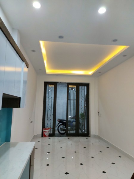 Bán nhà riêng xây mới Tôn Thất Tùng 42m x 5 tầng giá 4.1 tỷ.