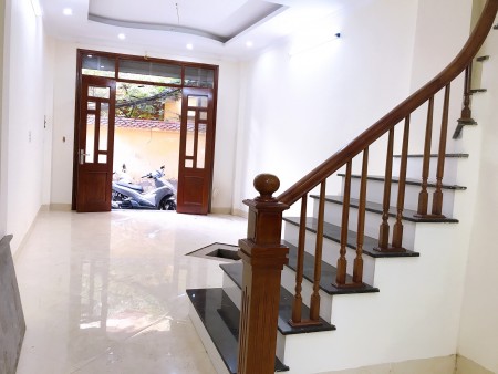 Tôi có nhà xây mới 100% ở phố Minh Khai cần BÁN GẤP, quận Hai Bà Trưng, Hà Nội. Anh chị thiện chí vui lòng đọc kỹ tin.