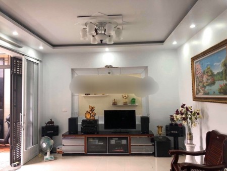 Nhà chính chủ 3 tầng Xóm Trung Văn Cao