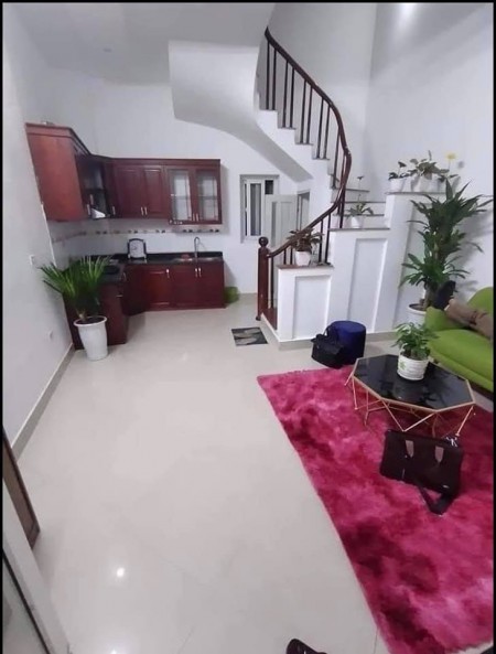NHỈNH 3 TỶ CẦU GIẤY 37M2 5T ĐẸP MỚI LONG LANH
