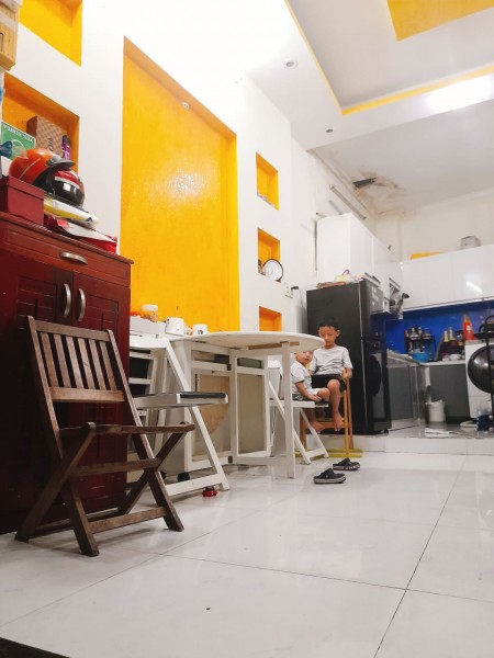 Tân Bình Thân Nhân Trung Phường 13 Hẻm 8m Có luôn vỉa hè Chỉ 4.2 tỷ