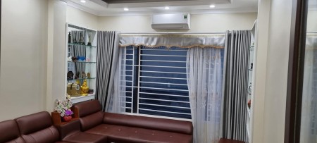 Cần Bán Nhà Đẹp Ngõ Ô tô Tránh Kinh Doanh Sầm Uất Trần Quốc Hoàn, 45m, 5T, Mt 3.6, Giá 8.2 Tỷ