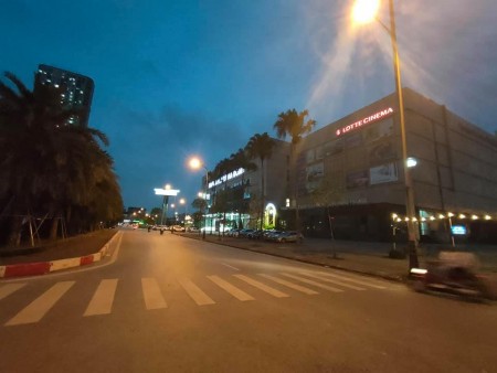 TRUNG TÂM HÀNH CHÍNH VÀ METRO HÀ ĐÔNG. KINH DOANH GI CŨNG RA XÈNG- ĐƯỜNG RỘNG VỈA HÈ MIÊN MAN