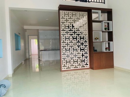 KẸT TIỀN BÁN GẤP CĂN NHÀ ĐẸP TÂM HUYẾT KIỆT OTO TAM THAI CHỈ 1.X TỶ. LH 0702_788_074