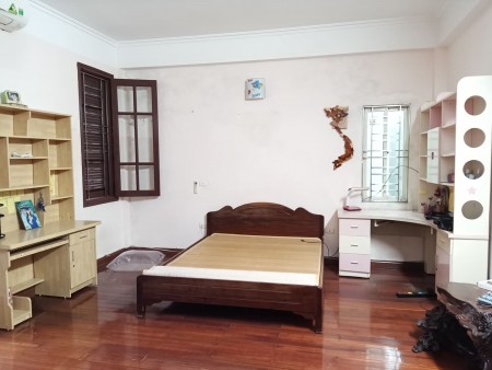 Nhà vườn phố Định Công Thượng 111m2 4 tầng MT 6.2m ngõ thông OTO vào nhà giá chỉ 8tỷ hơn