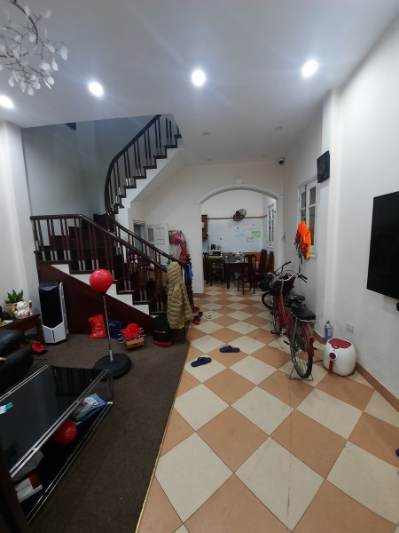 Bán Gấp Nhà trong ngõ Quận Ba Đình giá 5 tỷ, 46m2 x 4 Tầng, Lô Góc Thoáng Sáng.