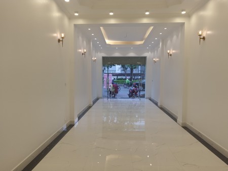 CHÍNH CHỦ CẦN BÁN NHÀ KINH DOANH HOÀNG QUỐC VIỆT - 6 TẦNG CÓ THANG MÁY - HAI MẶT THOÁNG