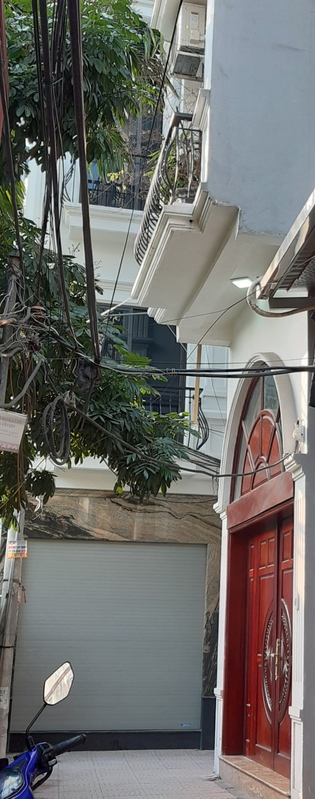 Bán nhà mặt phố gần Cầu Vĩnh Tuy, Long Biên 52m2, 5 tầng, 4 tỷ.