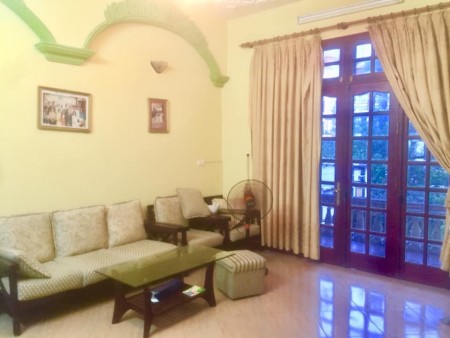 Bán gấp nhà Ngọc Thụy, Long Biên. 100m có 55tr/m, ô tô 7 chỗ vào nhà.