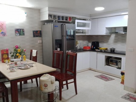 Bán nhà Âu Cơ, Tây Hồ, cách mặt phố 20m, 40m2 x 3 tầng, nhỉnh 3 tỷ