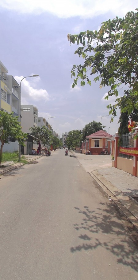 Bán ngay Lô đất thổ cư MT Nguyễn Văn Săng, Âu Cơ, Q. Tân Phú, giá 7 3.7 tỷ, có sổ hồng công chứng ngay