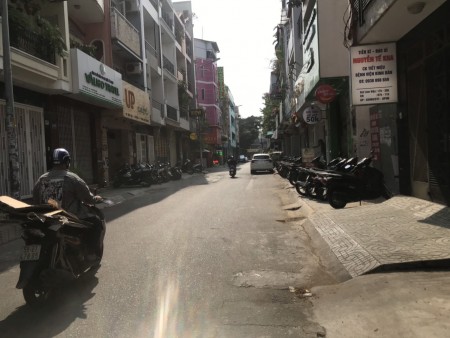 Nhà nguyên căn cho thuê trên đường Hoa Lan Quận Phú Nhuận. Trệt 3 lầu sàn trống suốt thích hợp làm văn phòng công ty