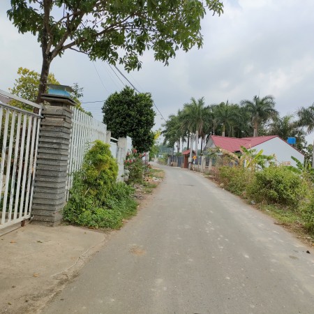 BÁN ĐẤT TRONG KDC ĐÔNG, 2 MẶT TIỀN ĐƯỜNG. CÁCH KCN BÀU XÉO 3KM. 470TR/NỀN