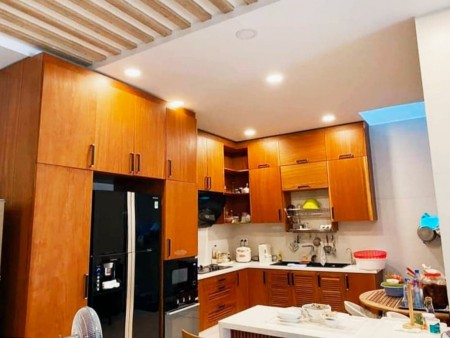 Siêu phẩm 5 LẦU HXH Phan Đăng Lưu, P.2 Phú Nhuận 63m 11.9 Tỷ TL