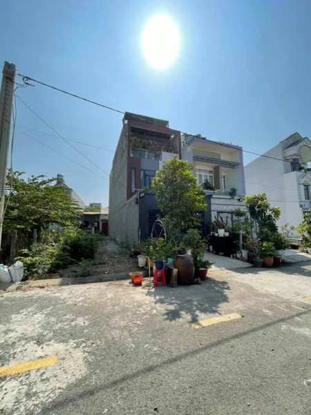 Chính chủ cần bán lô đất thổ cư sổ riêng mặt tiền đường số 16, khu dân cư Tiamo, giá 1.85 tỷ, diện tích 120m2. Liên hệ 0374991279 MInh Anh