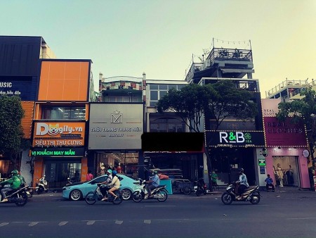 Cho thuê nhà nguyên căn trên đường Quang Trung, Gò Vấp. 5.5x28m trệt 2 lầu có sân thượng tiện kinh doanh cafe, trà sữa