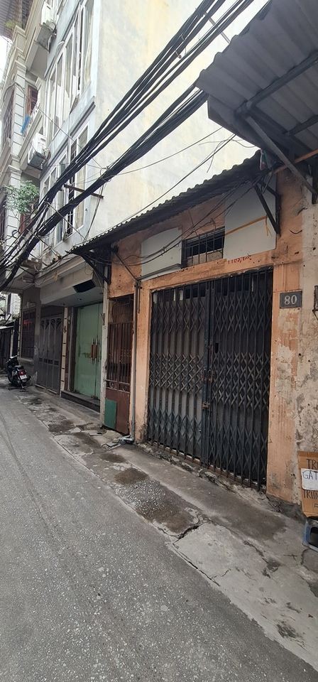 Bán đất cho nhà Giang Văn Minh gần đường Kim Mã ,ngõ thông, rộng có thể kD 54m2 nhỉnh 4 Tỷ