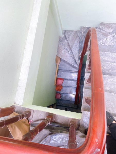 MẶT PHỐ NGUYỄN PHONG SẮC - VỈA HÈ SIÊU BỰ - KINH DOANH SẦM UẤT