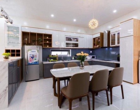 Bán nhà Điện Biên Phủ. 50m2. 4 Tầng. 5 PN. Hẻm 4m