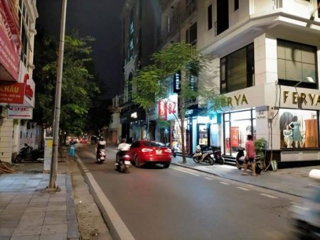 Bán nhà Hoàn Kiếm 106m 2 tầng giá 24 tỷ