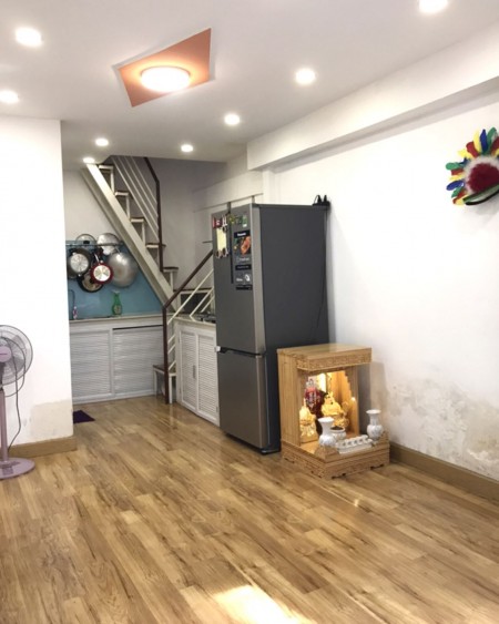 Gấp, Bán nhà Lê Văn Sỹ, Q3,3 tầng, Ngang 3m x4.6m, chỉ 2 tỷ 900