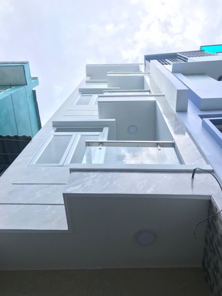 Bán gấp nhà riêng, Trung Tâm Q4, nhà mới 5 lầu, 48,6m2, chỉ 4,59 tỷ