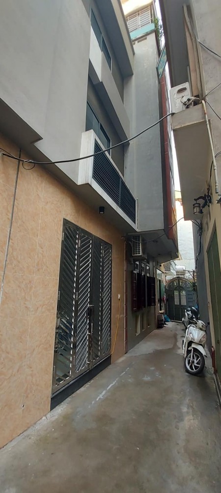 Bán gấp nhà Ngã Tư Sở 51M2 x 4Tầng (Khương Trung, TX) - Giá 3,9 Tỷ