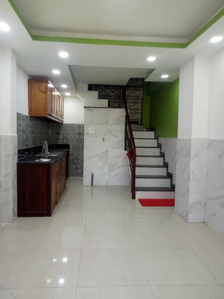Bán nhà mặt tiền đường Vĩnh Hội Quận 4 giá chỉ 4,3 tỷ.