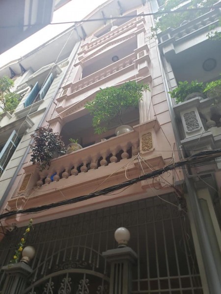 Bán gấp nhà Ngõ 22 Tôn Thất Tùng, Cách Đại Học Y 100m, 50m2, giá 6,15tỷ.
