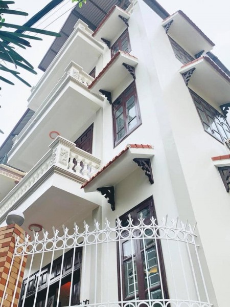 Cần tiền bán gấp nhà Trần Cung, nhà đẹp ngõ nông 10m ô tô đỗ DT 48mx4T giá 4,3 tỷ