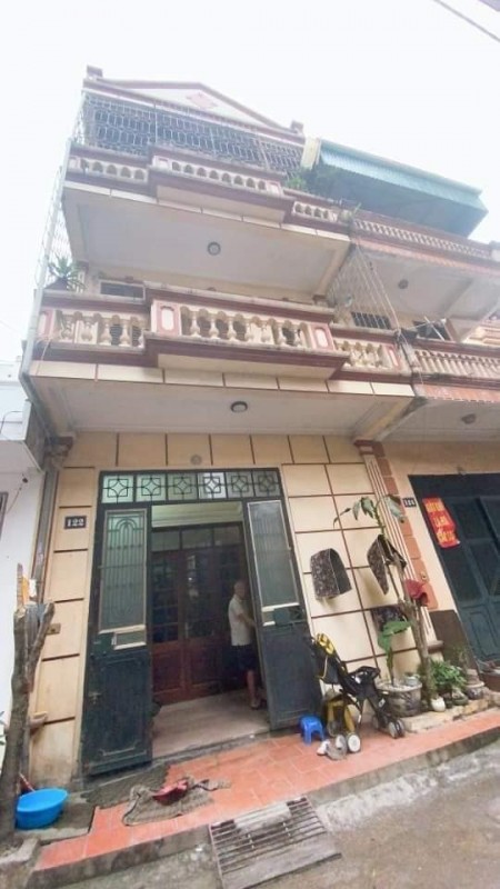 BÁN GẤP NHÀ NGỌC HỒI, THANH TRÌ. 55m2x 5m mặt tiền 3 tầng nhĩnh 5 tỉ
