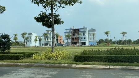 Chính chủ bán đất mt đinh đức thiện (five star eco) long an, giá 2,5tỷ dt 100m2 đường D1