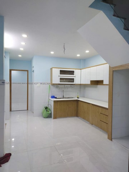 Nhà Hoàng Sa quận 3 dt: 40m2 2 tầng chỉ 3 tỷ 9