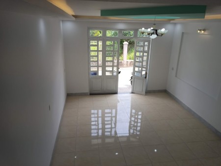 Giảm giá 100tr vì chủ đang cần tiền gấp, Bán nhanh nhà Bửu Hòa 1 lầu đường xe hơi hẻm thông