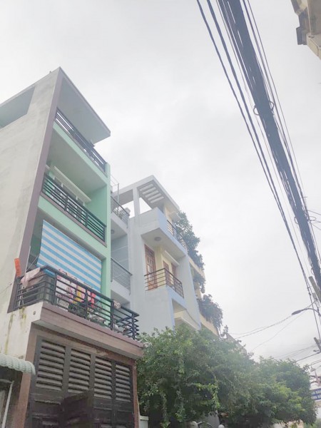 Bán nhà Quận 10, 4 tầng, 6PN, cho thuê 20tr/th, giá 5,5 tỷ