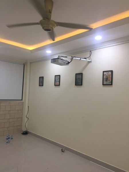 Nhà cho thuê nguyên căn Phường 13 quận Tân Bình. trệt 3 lầu làm văn phòng công ty thoải mái