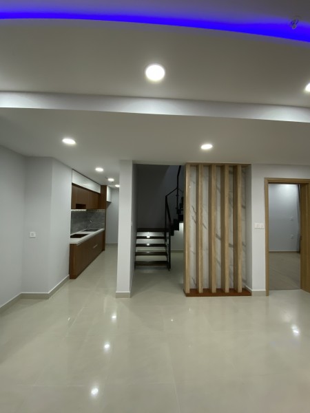 Bán duplex thông tầng view nội khu Emerald dự án Celadon City 3pn 3 tiết 2 phòng khách 0909428180
