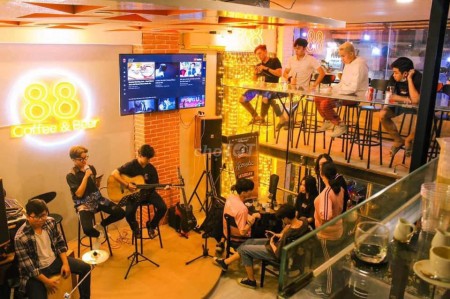 Sang nhượng quán cà phê MT Đường Lê Thị Riêng, P.Bến Thành, Q1. DT: 8 x 8m, 1 lầu