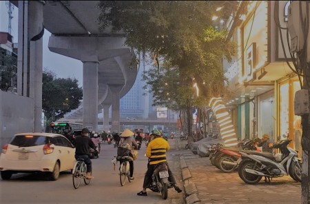 Bán nhà phố Cầu Giấy. Ô tô tránh, Kinh doanh đỉnh. 110m2, nhỉnh 17 tỷ