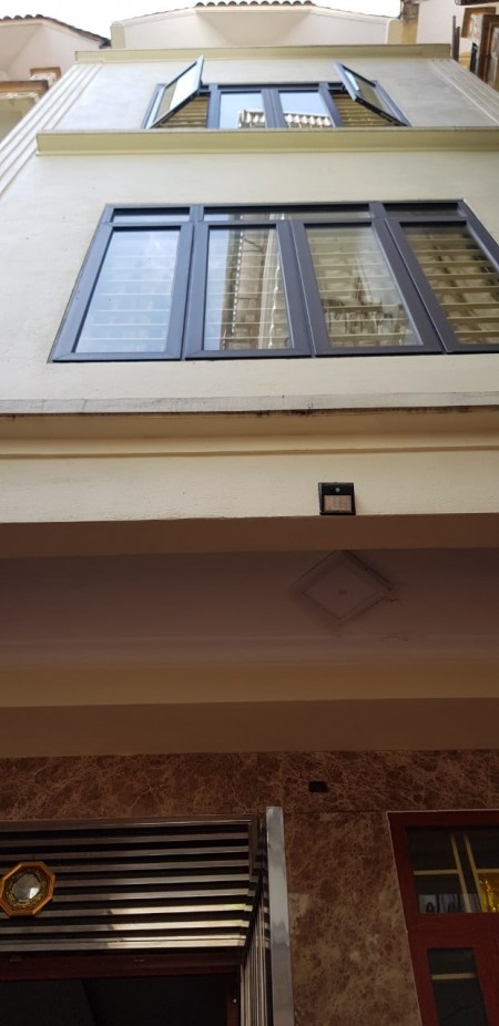 Bán nhà Hoàng Liệt 5 tầng 31m2, giá 3 tỷ - ô tô đỗ cổng