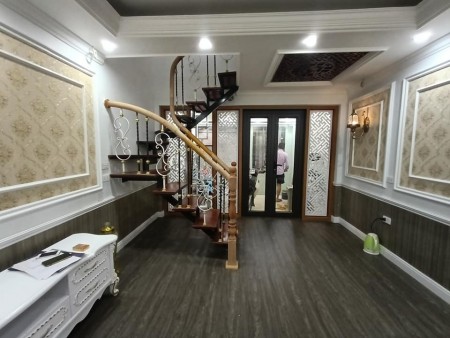 NHỈNH 3 TY Ô TÔ TRÁNH CÁCH NHÀ 10M NHÀ ĐẸP ĐẦY ĐỦ CÔNG NĂNG