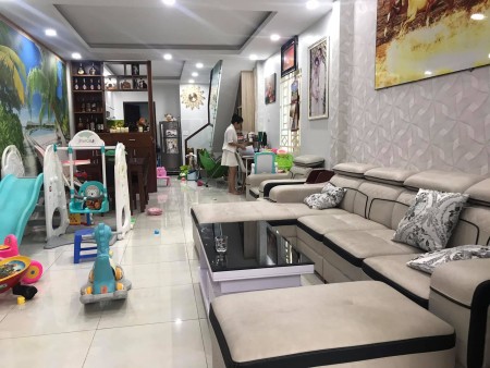 Bán nhà Lê Văn Phan, 3 tầng, hẻm xe hơi, kinh doanh, nhà đẹp, 4 tỷ.
