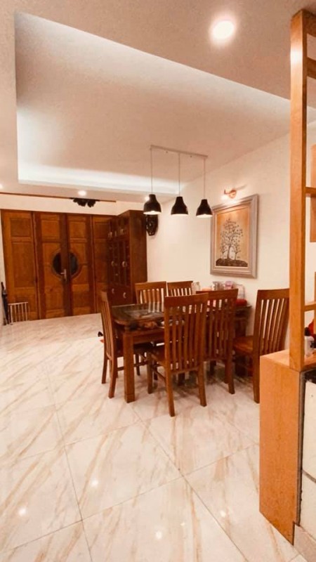 Cần bán nhà Tôn Đức Thắng 40mx5 tầng, mặt tiền 4m, giá 4.1 tỷ