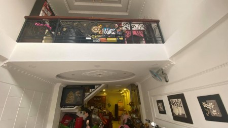 Bán Nhà Phố Mặt Tiền Bình Thạnh DT: 52m2, 5L, 4.5m x 12m, Giá Chỉ: 13 tỷ.