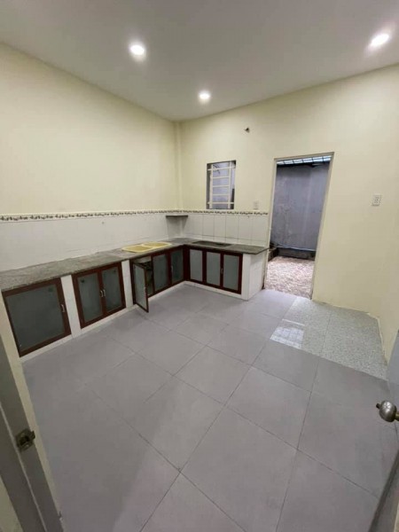 Bán gấp nhà 79m2, 4 pn, Huỳnh Tấn Phát, Phú Thuận, Quận 7, giá 3 tỷ 950 triệu thương lượng