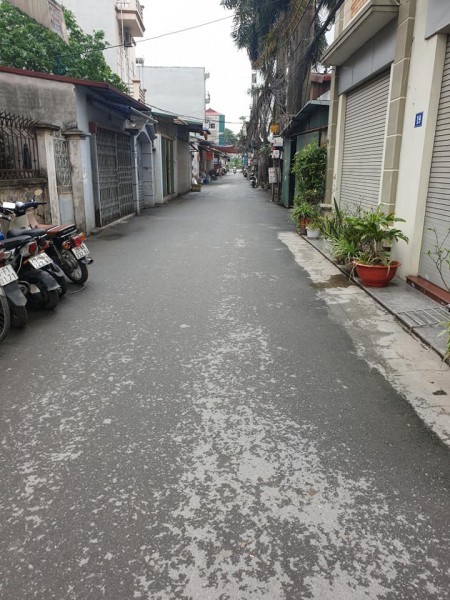 Bán đất Cầu Diễn, phân lô, ngõ thông, Ô tô qua, DT 50m2, giá 63tr/m2